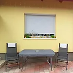 Marilyn Vendeghaz Kehidakustany