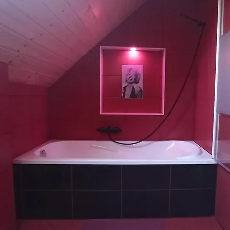 Marilyn Vendeghaz 3* Kehidakustány