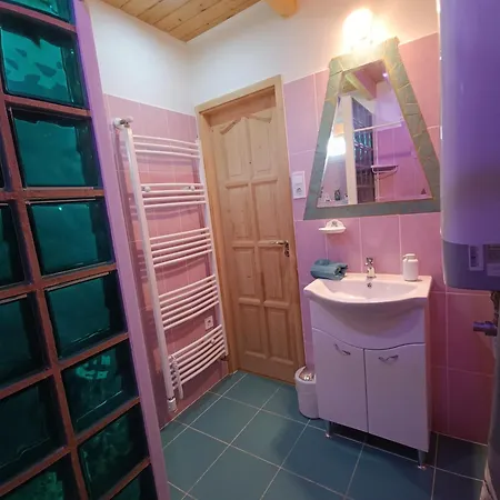 Marilyn Vendeghaz Πανσιόν