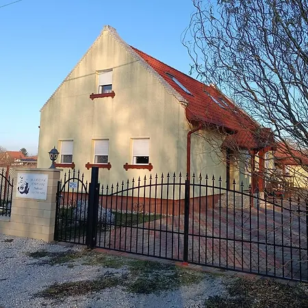 Marilyn Vendeghaz 게스트하우스 Kehidakustány