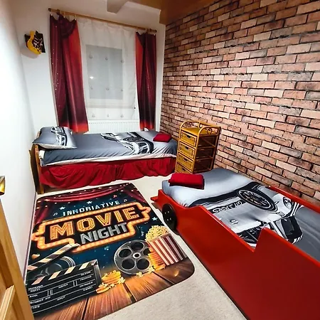 Marilyn Vendeghaz Kehidakustány