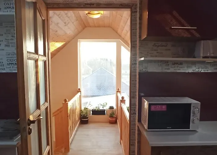 Marilyn Vendeghaz 3*