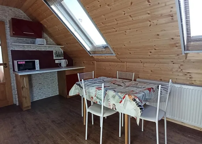 Marilyn Vendeghaz 3*