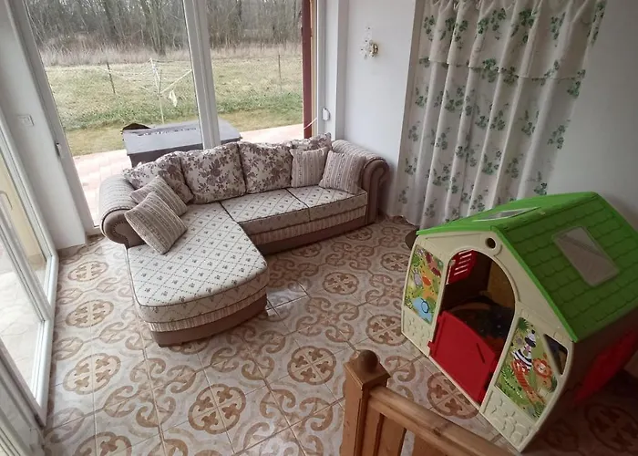 Marilyn Vendeghaz 3*