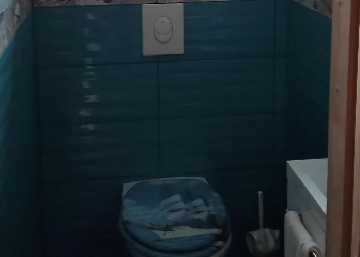 Marilyn Vendeghaz בית הארחה 3*