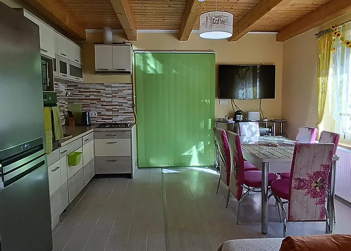 Marilyn Vendeghaz 게스트하우스 Kehidakustány