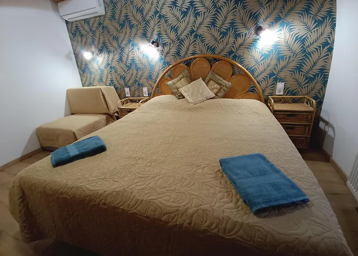 Marilyn Vendeghaz 3*