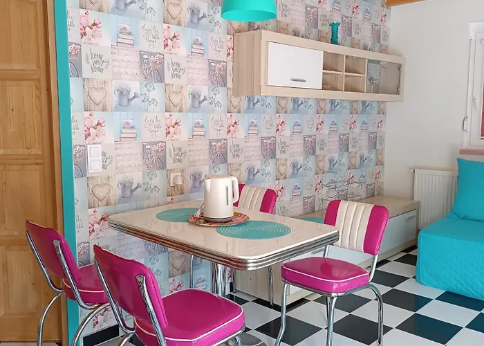 בית הארחה Marilyn Vendeghaz 3*